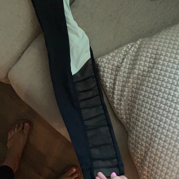 Lululemon teal/mint & black get up and glow leggin - Picture 3 of 9